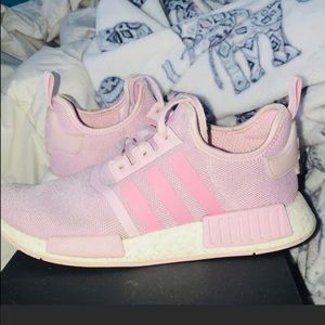 Pink nmds